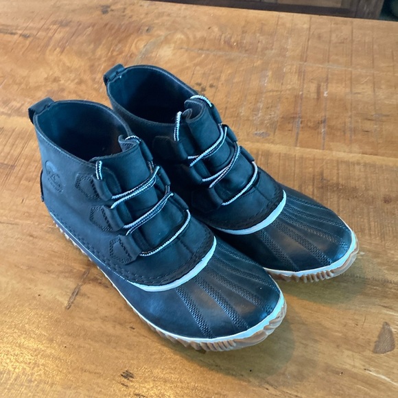 Sorel Out N’ About Leather Boot 🦆 - Picture 2 of 8